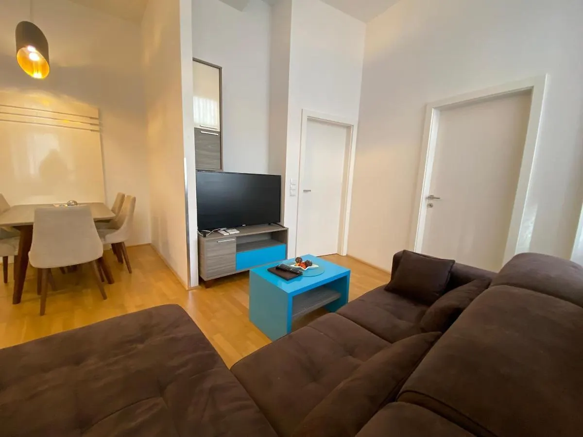 Vienna City Apartment 7