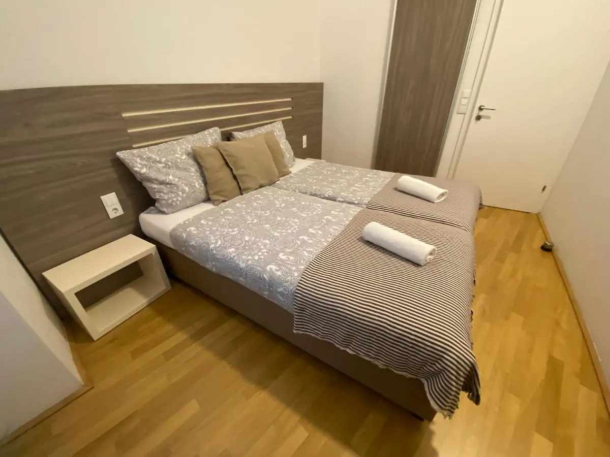 Vienna City Apartment 7