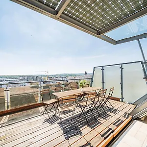 Next To Schoenbrunn - Free Parking !!! Apartment