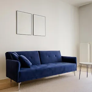 Minimalistic Near Naschmarkt Viena
