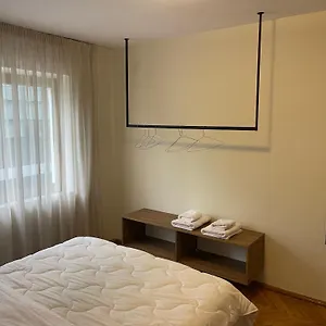 https://cozy-apartment-in-the-center-of.hotels-in-tirana.com