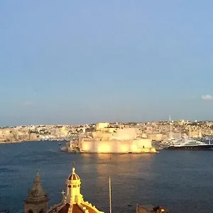 https://luciano-valletta-studio-self-catering.qawrahotelsmalta.org
