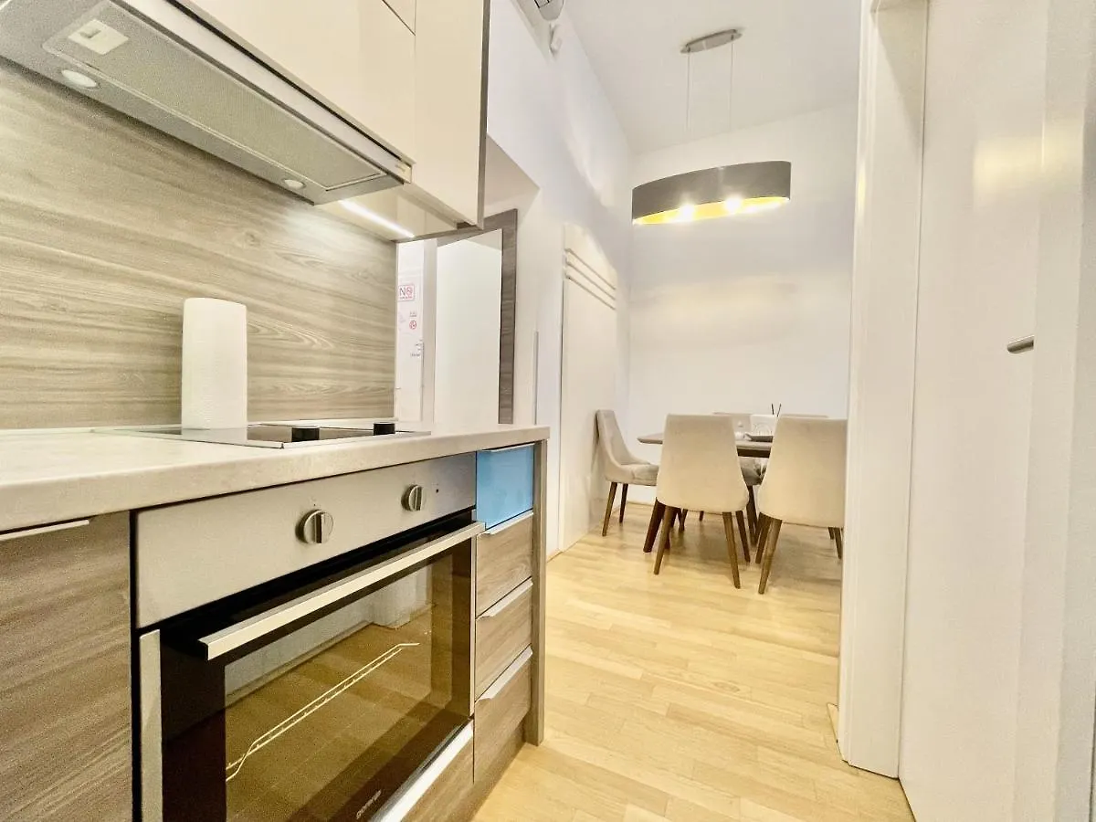 Vienna City Apartment 7
