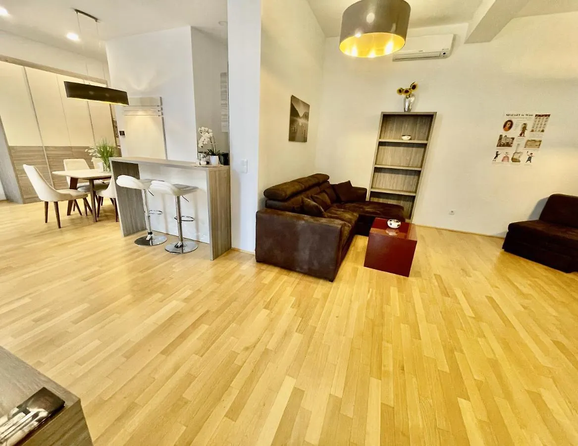 Vienna City Apartment 7 0*,