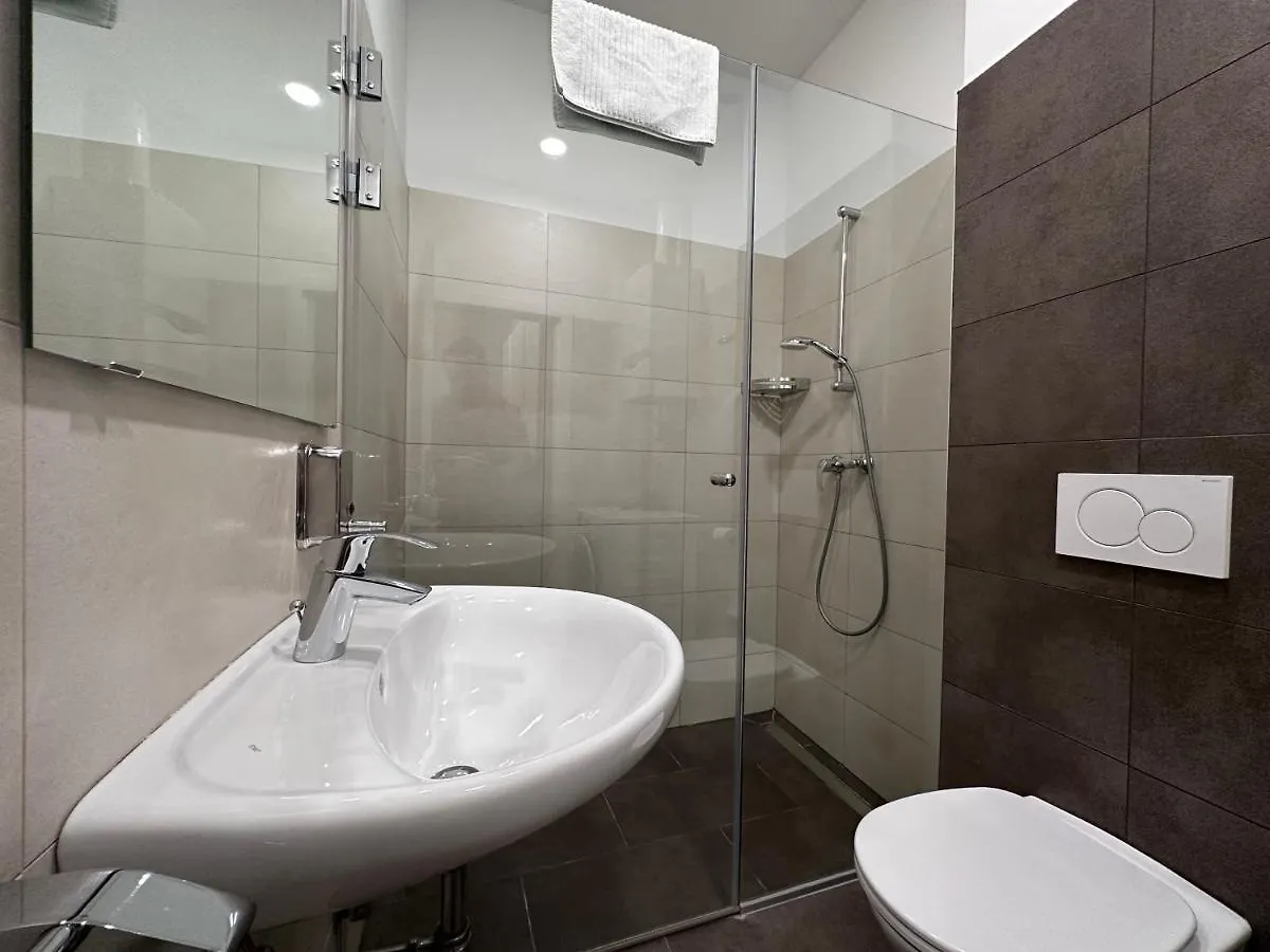 Vienna City Apartment 7