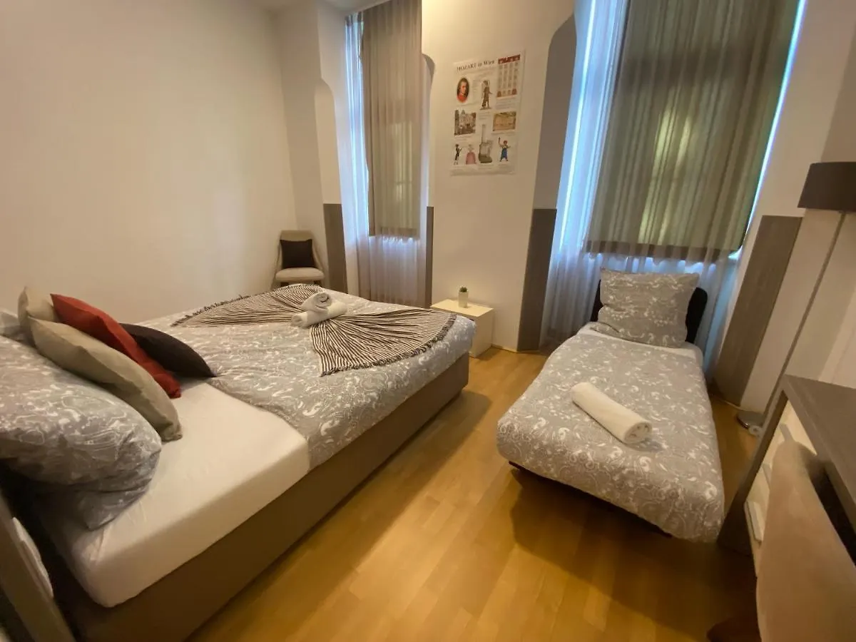 Vienna City Apartment 7