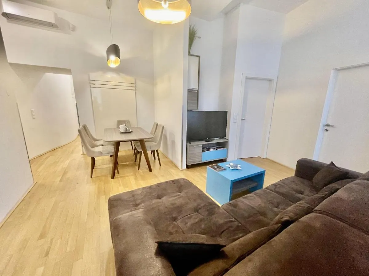 Vienna City Apartment 7