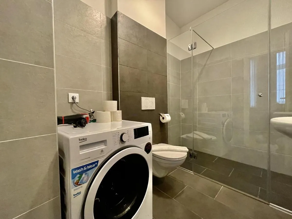 Vienna City Apartment 7