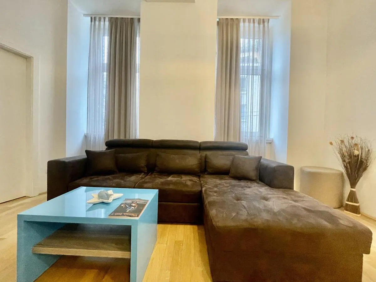 Vienna City Apartment 7