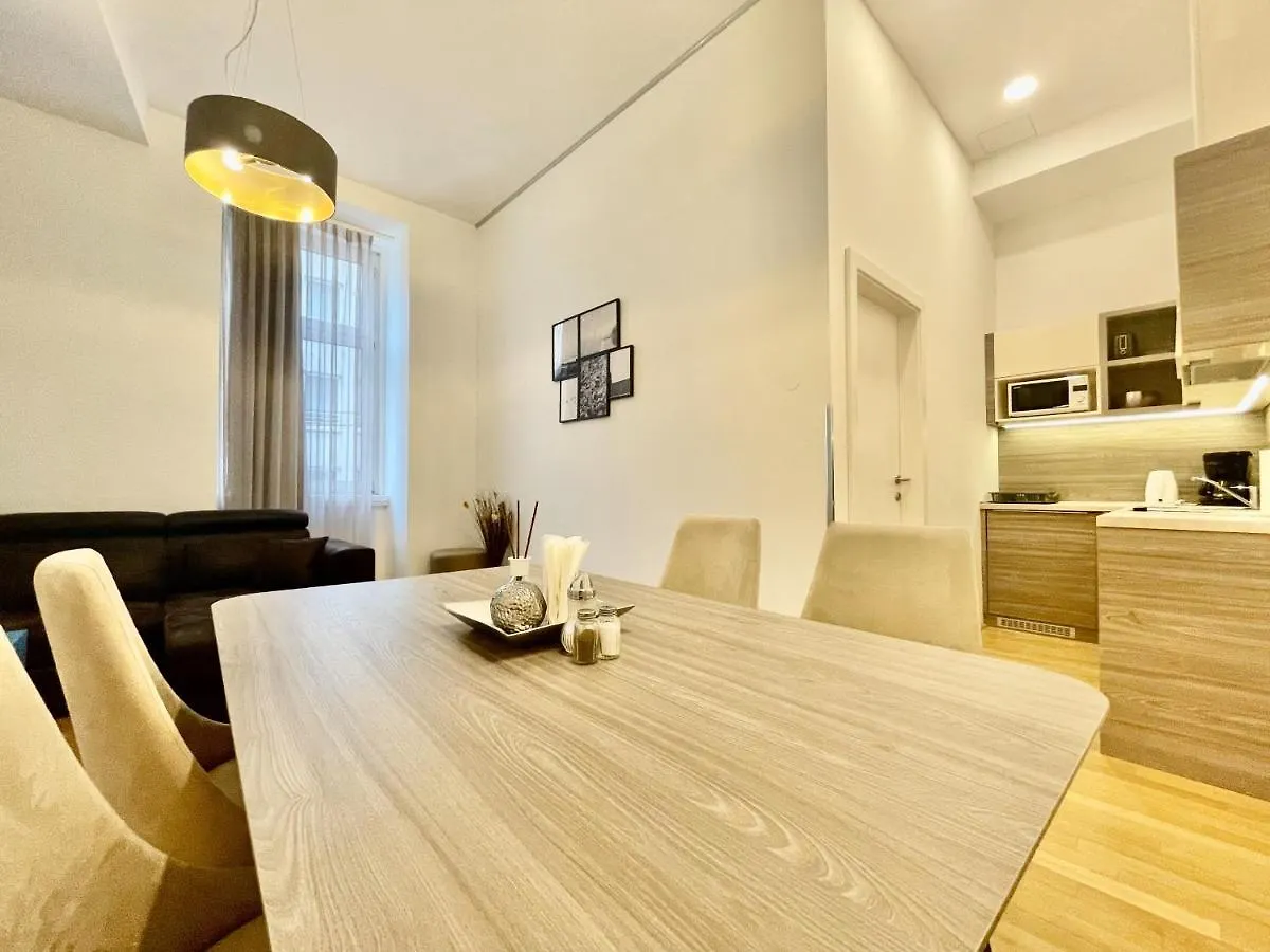 Vienna City Apartment 7 0*,