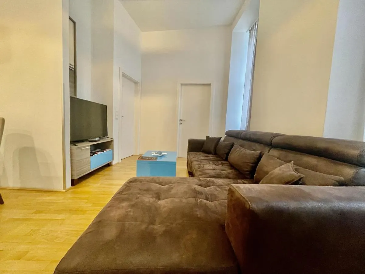 Vienna City Apartment 7
