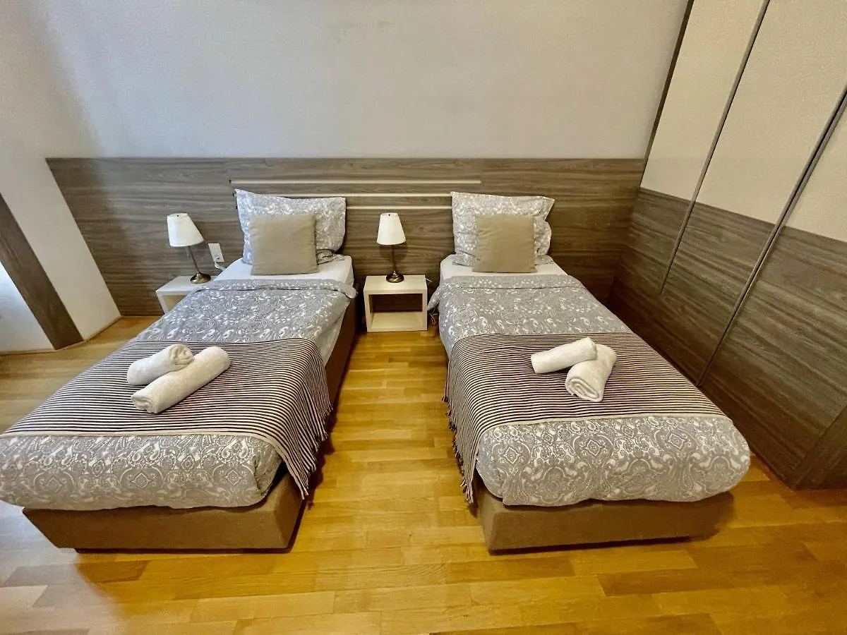 Vienna City Apartment 7