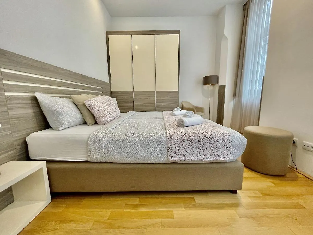 Vienna City Apartment 7