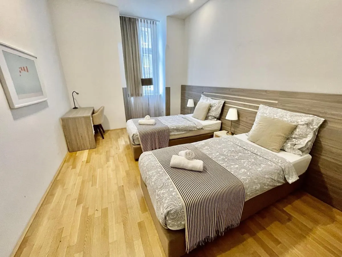 Vienna City Apartment 7