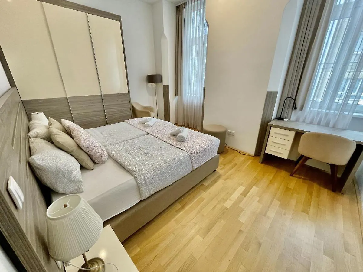 Vienna City Apartment 7