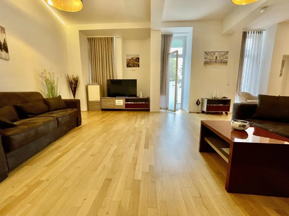 Vienna City Apartment 7