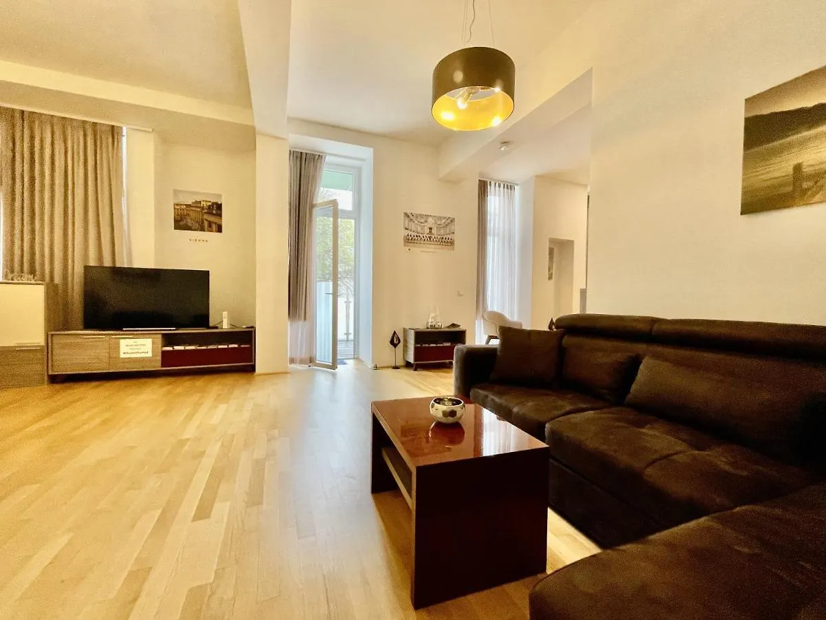 Vienna City Apartment 7